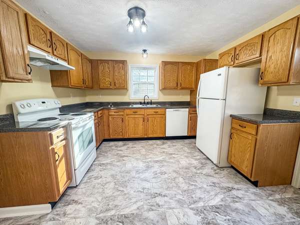 608 Big Rock Rd, Big Rock, TN 37023