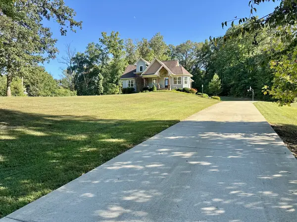 1136 Dimple Rd #S, Chapmansboro, TN 37035