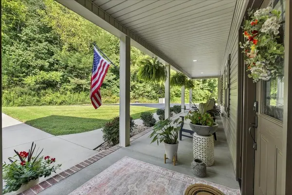 1250 Ed Seay Gregory Ln, Hartsville, TN 37074