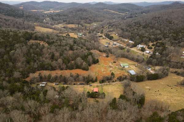 6680 Walker Creek Rd, Alexandria, TN 37012