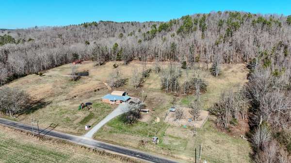7279 Pinhook Pike, Collinwood, TN 38450
