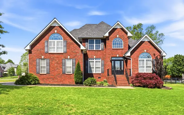 879 Iron Wood Cir, Clarksville, TN 37043
