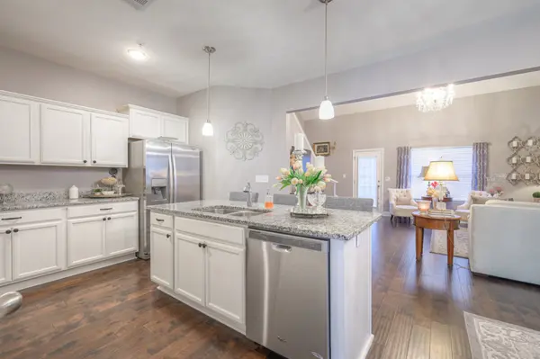 1051 Chatsworth Dr, Old Hickory, TN 37138