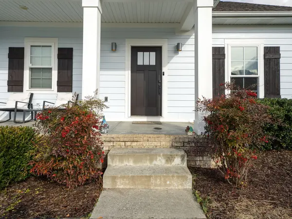 1001 Chagford Dr, Clarksville, TN 37043