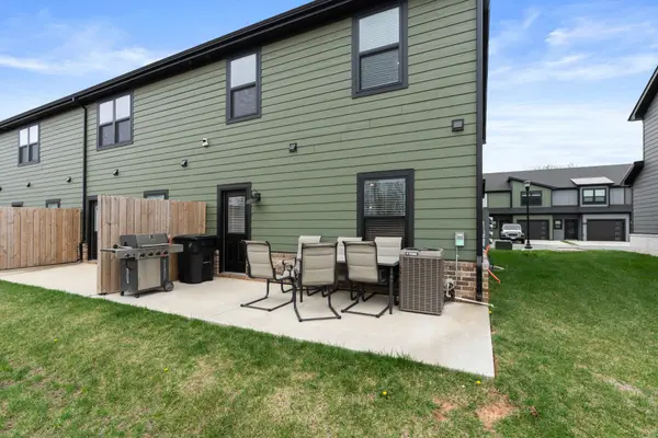 301 Jonathan Wade Pvt Cir, Clarksville, TN 37043