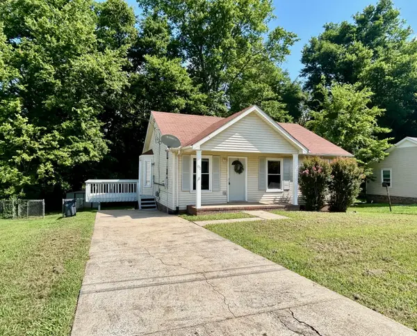 432 Sideline Dr, Oak Grove, KY 42262