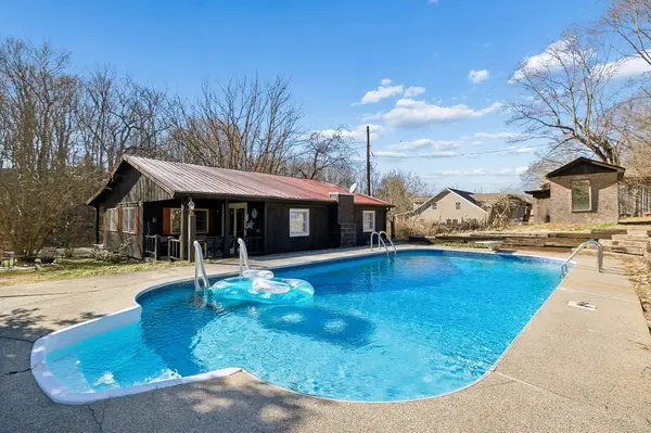 1830 Old Clarksville Pike, Chapmansboro, TN 37035