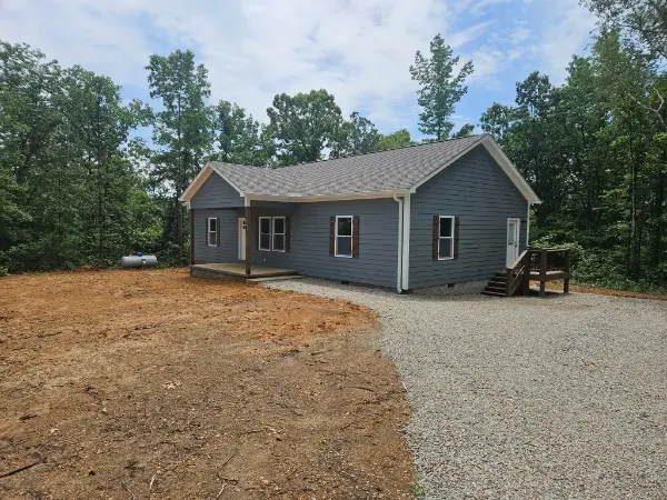 413 Market St, Waynesboro, TN 38485
