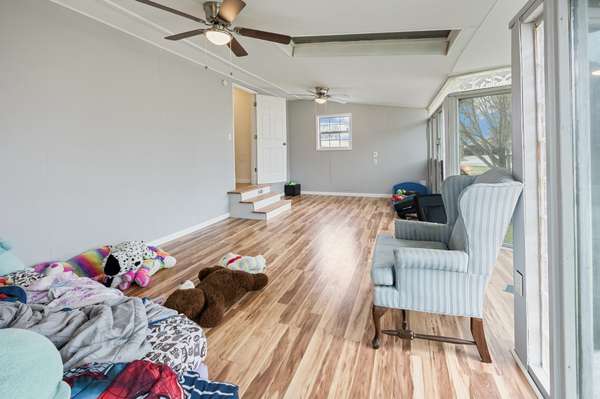 214 Earle St, Cowan, TN 37318