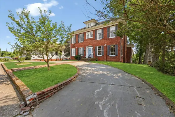 96 Main St, Cadiz, KY 42211