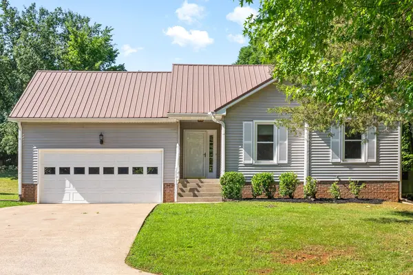 2305 Ermine Dr, Clarksville, TN 37043