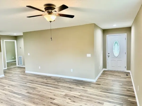 206 Hotel St, Decherd, TN 37324
