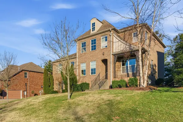 1007 Avery Trace Cir, Hendersonville, TN 37075