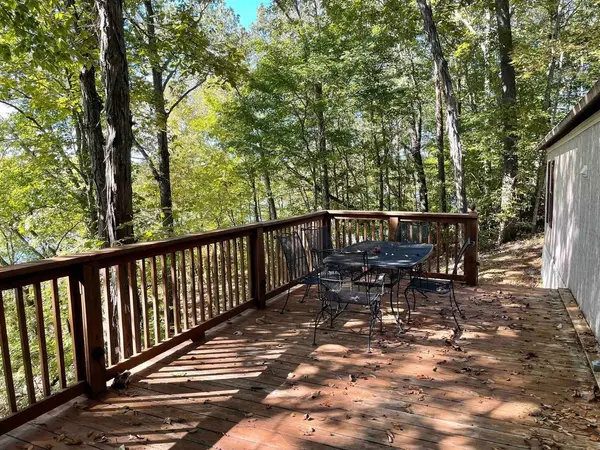 205 Lewis Cir, Dover, TN 37058