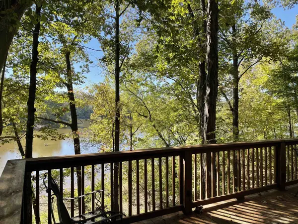 205 Lewis Cir, Dover, TN 37058