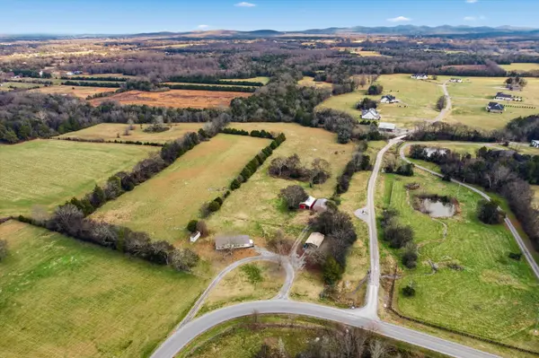 9643 Midland Rd, Bell Buckle, TN 37020