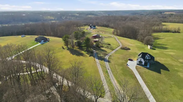6498 N Mount Pleasant Rd, Greenbrier, TN 37073