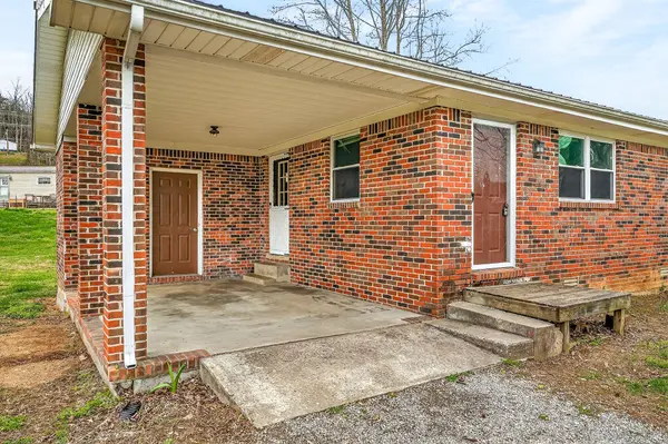 1105 Riverside Dr, Celina, TN 38551
