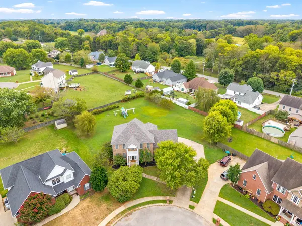 1013 Fox Hollow Pl, Adams, TN 37010