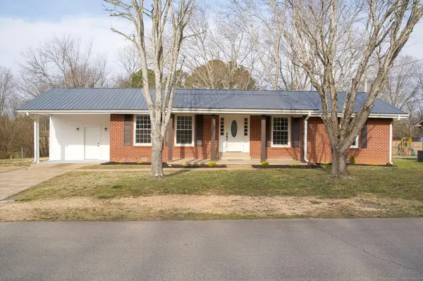 555 Maywood Ave, Lexington, TN 38351