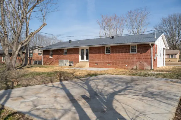 555 Maywood Ave, Lexington, TN 38351