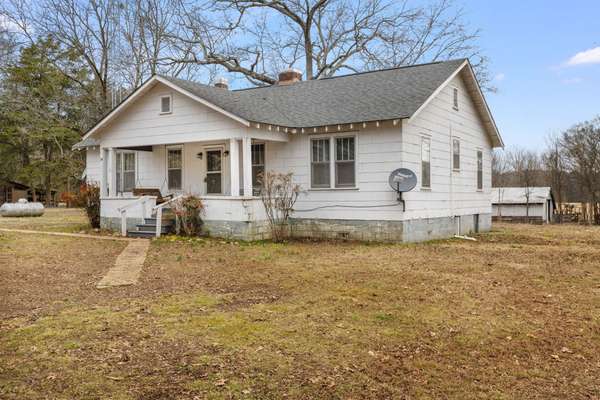 685 Beacon Light Rd, Cherokee, AL 35616