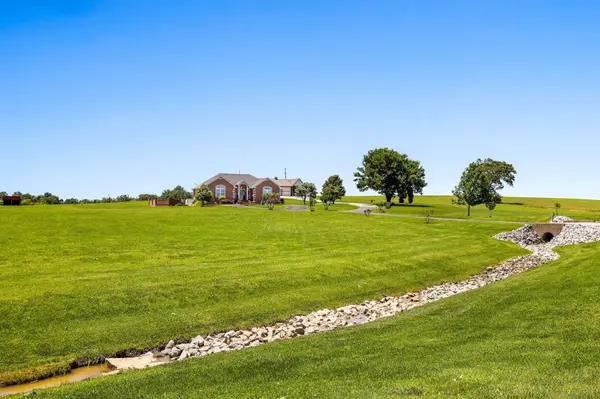 4984 Somerville Rd, Cross Plains, TN 37049