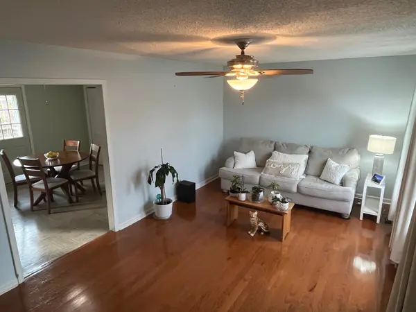 1216 Pebble Ct, Clarksville, TN 37042