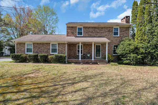203 Twelve Oaks Rd, Tullahoma, TN 37388