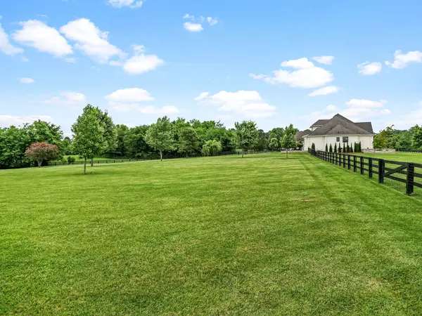 108 Nestledown Xing, Bell Buckle, TN 37020