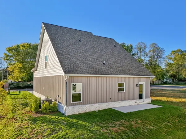 402 Maggie Ct, Chapel Hill, TN 37034