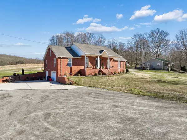 389 Trace Creek Rd, Red Boiling Springs, TN 37150