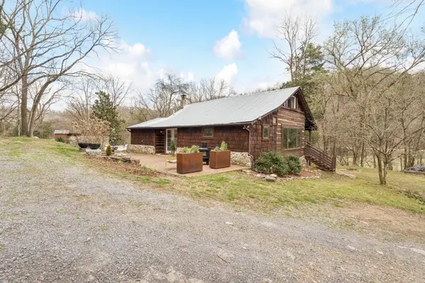 6496 Burt Burgen Rd, Bradyville, TN 37026