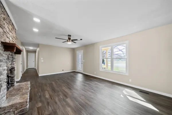 561 Campfire Dr, Murfreesboro, TN 37129
