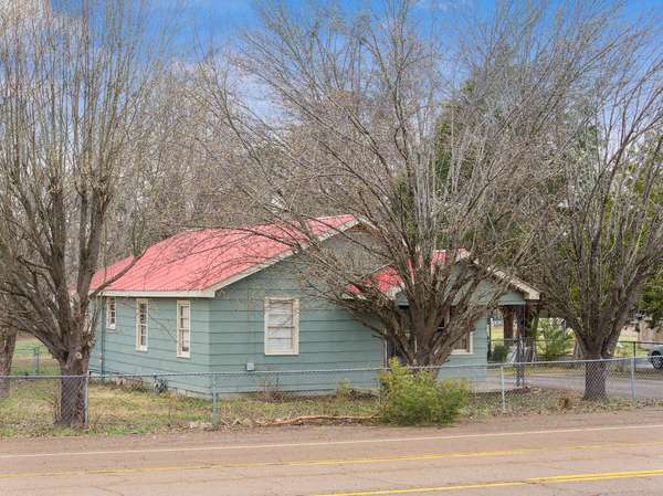 750 Tennessee Ave #S, Parsons, TN 38363