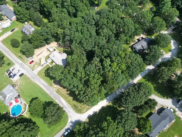 103 South Village Ct, Collinwood, TN 38450