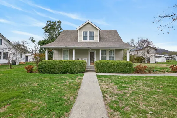 1385 Mitchell St, Celina, TN 38551