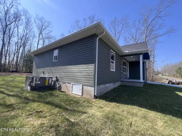 314 Yatasi Tr, Crossville, TN 38572