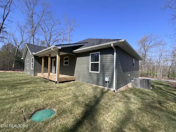 314 Yatasi Tr, Crossville, TN 38572