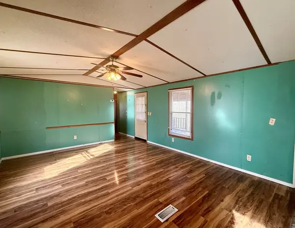 2191 Seven Knobs Rd, Gainesboro, TN 38562