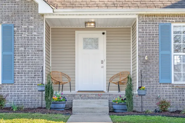 704 Claystone Ct, Clarksville, TN 37040