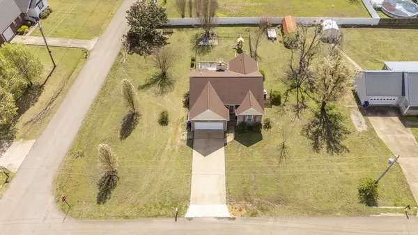 15 BLUEBELL CV, Savannah, TN 38372