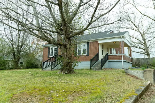 420 High St, Dickson, TN 37055