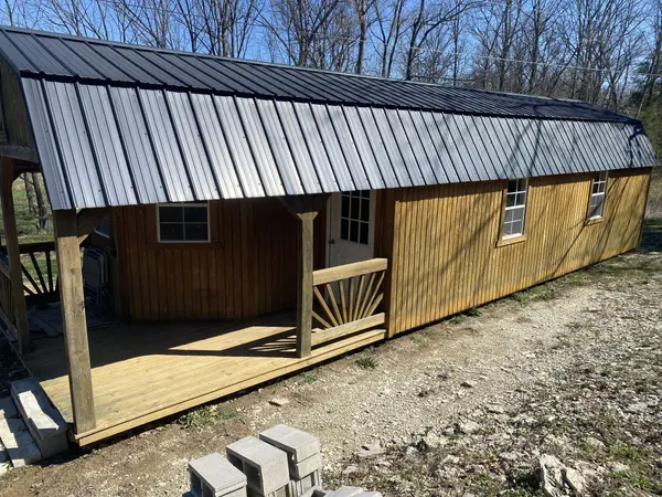 115 4th St, Bell Buckle, TN 37020