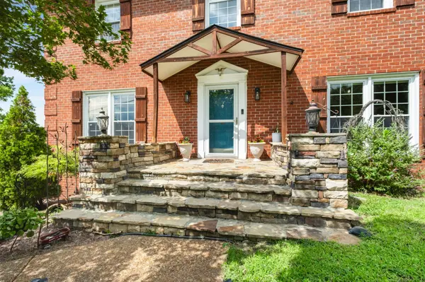 6120 Stillmeadow Dr, Nashville, TN 37211