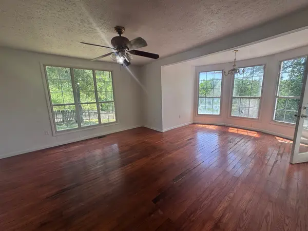 1079 Harristown Rd, Ashland City, TN 37015