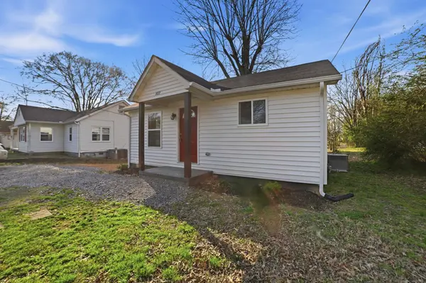 903 Curtis St, Paris, TN 38242
