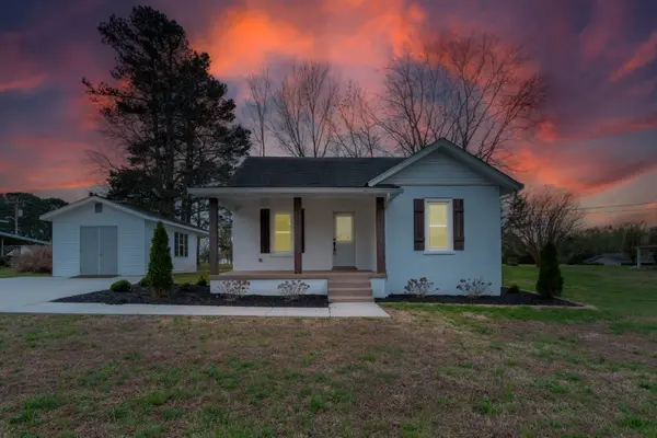 402 W Commerce St, Loretto, TN 38469