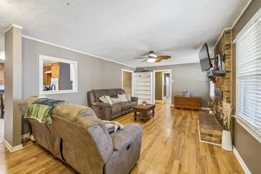 208 N Main St, Cornersville, TN 37047