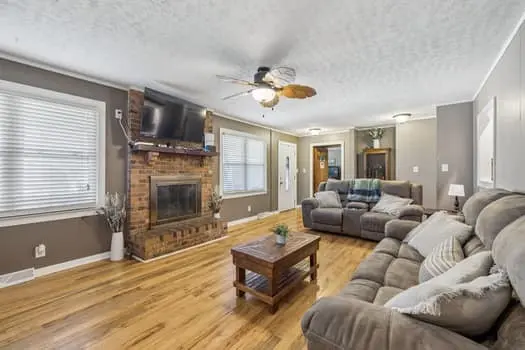 208 N Main St, Cornersville, TN 37047